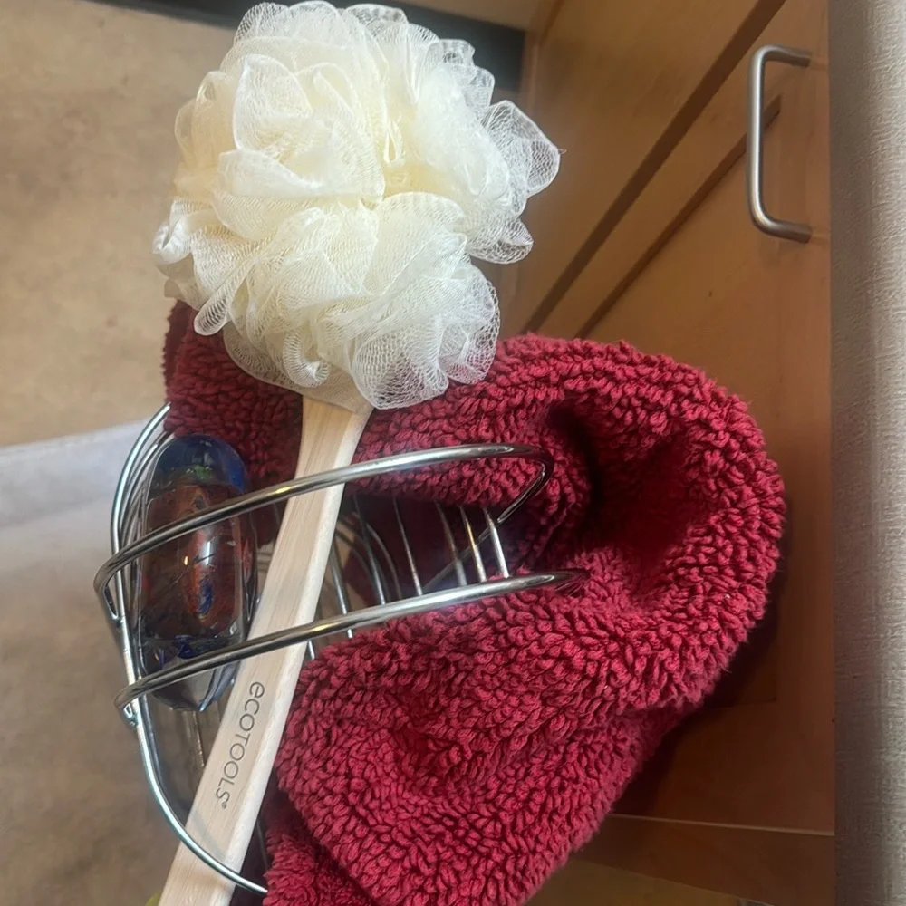 NWT Ecotools luffa extended on(of course) a waterproof wood handle. Eco friendly